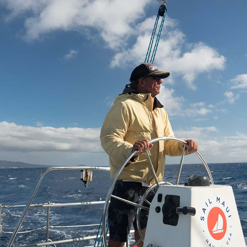 Captain-whale-watch-Maui